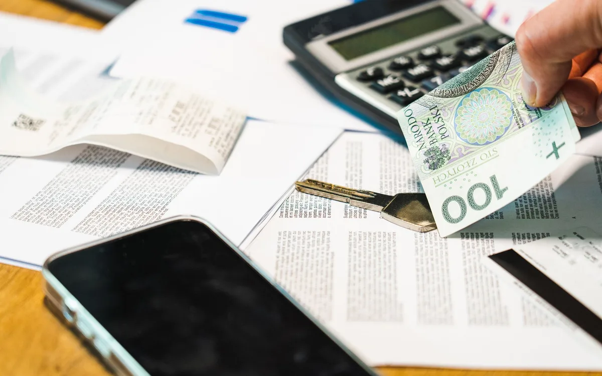 Jak porównać klauzulę przeliczeniową z umowy CHF z wpisem UOKiK?